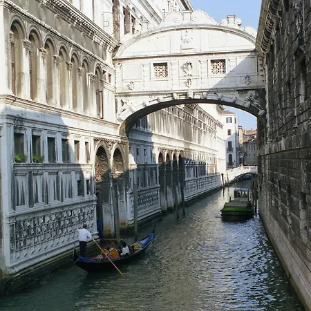 Daire San Marco Loft Venedik